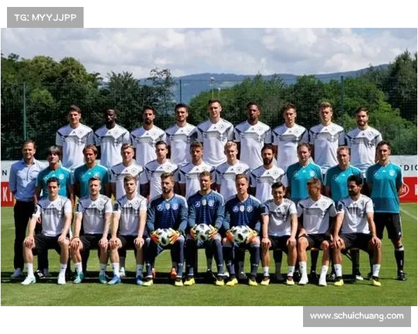 德国足球队换血策略分析与未来展望：重建中的挑战与机遇